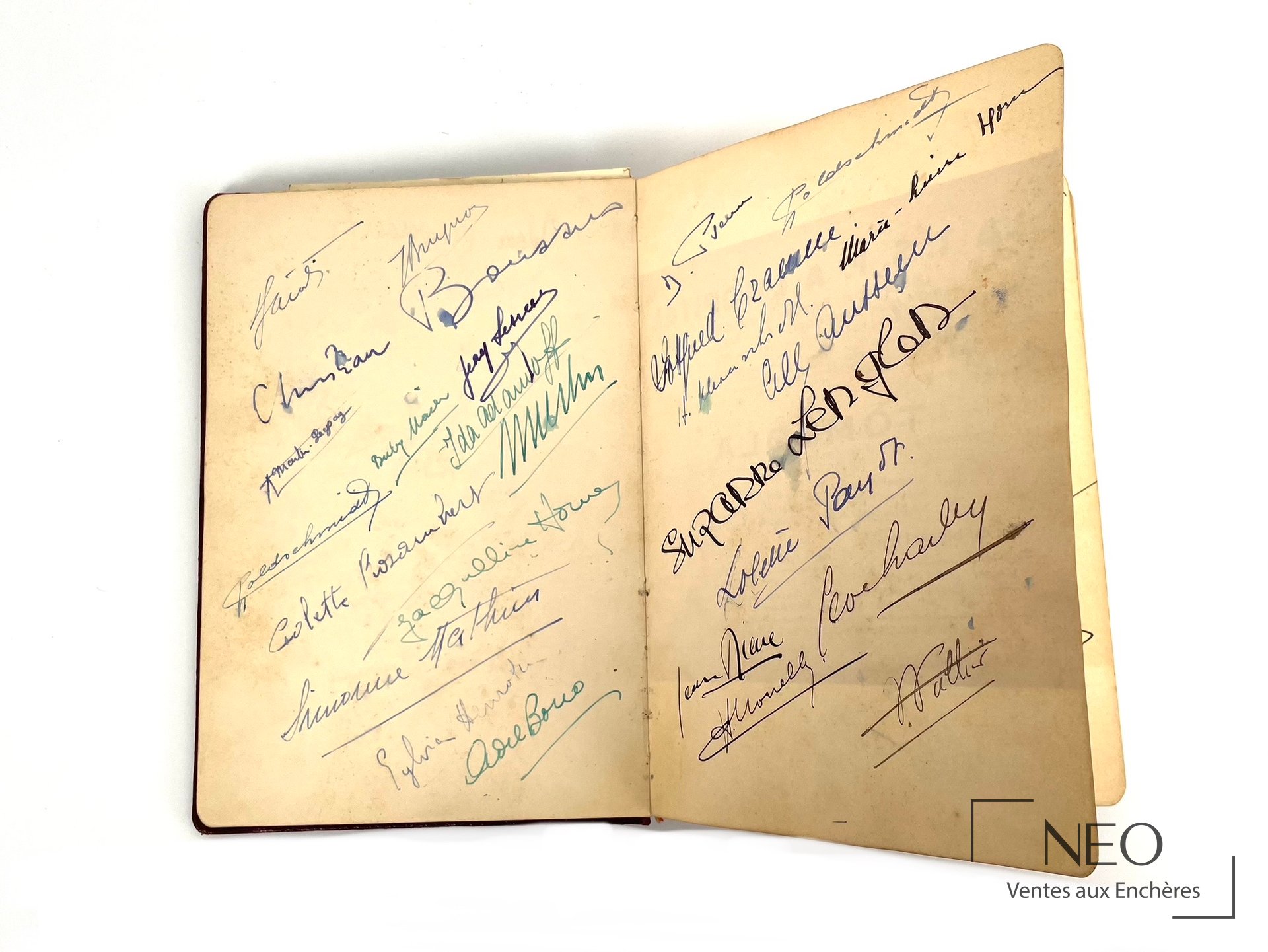 Page avec portrait inséré et signature manuscrite de Robert Dorgebray datée 1936