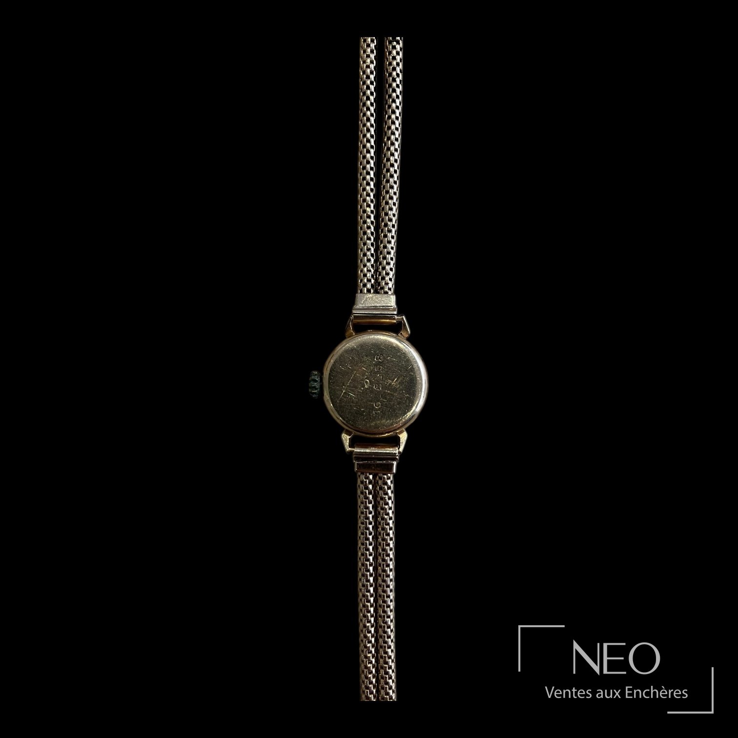 Fond du boîtier Movado marqué 2247933