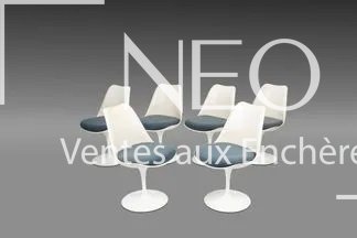 Suite de chaises Eero Saarinen modèle 151, vue d’ensemble