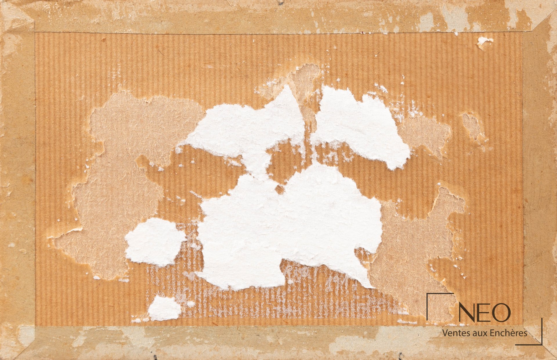 Dos du panneau avec traces d'adhésif et lacunes du papier de protection