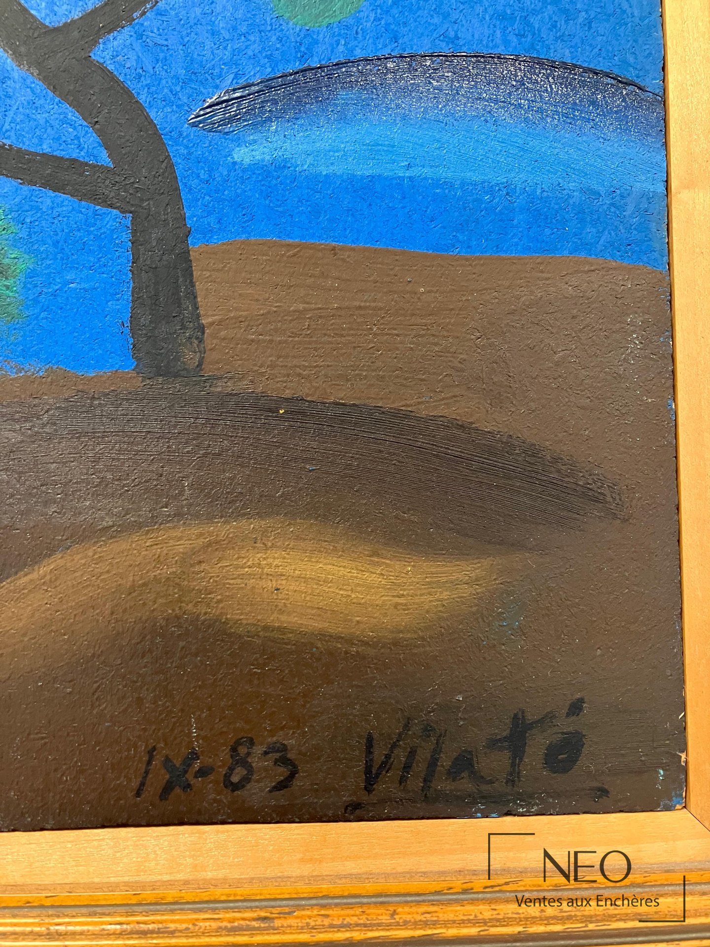 Gros plan sur la signature Vilato et la date IX-83 en bas du tableau