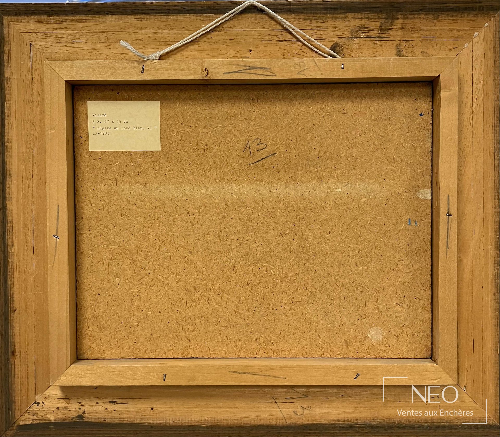 Dos du panneau avec étiquette de titre, dimensions et date manuscrite